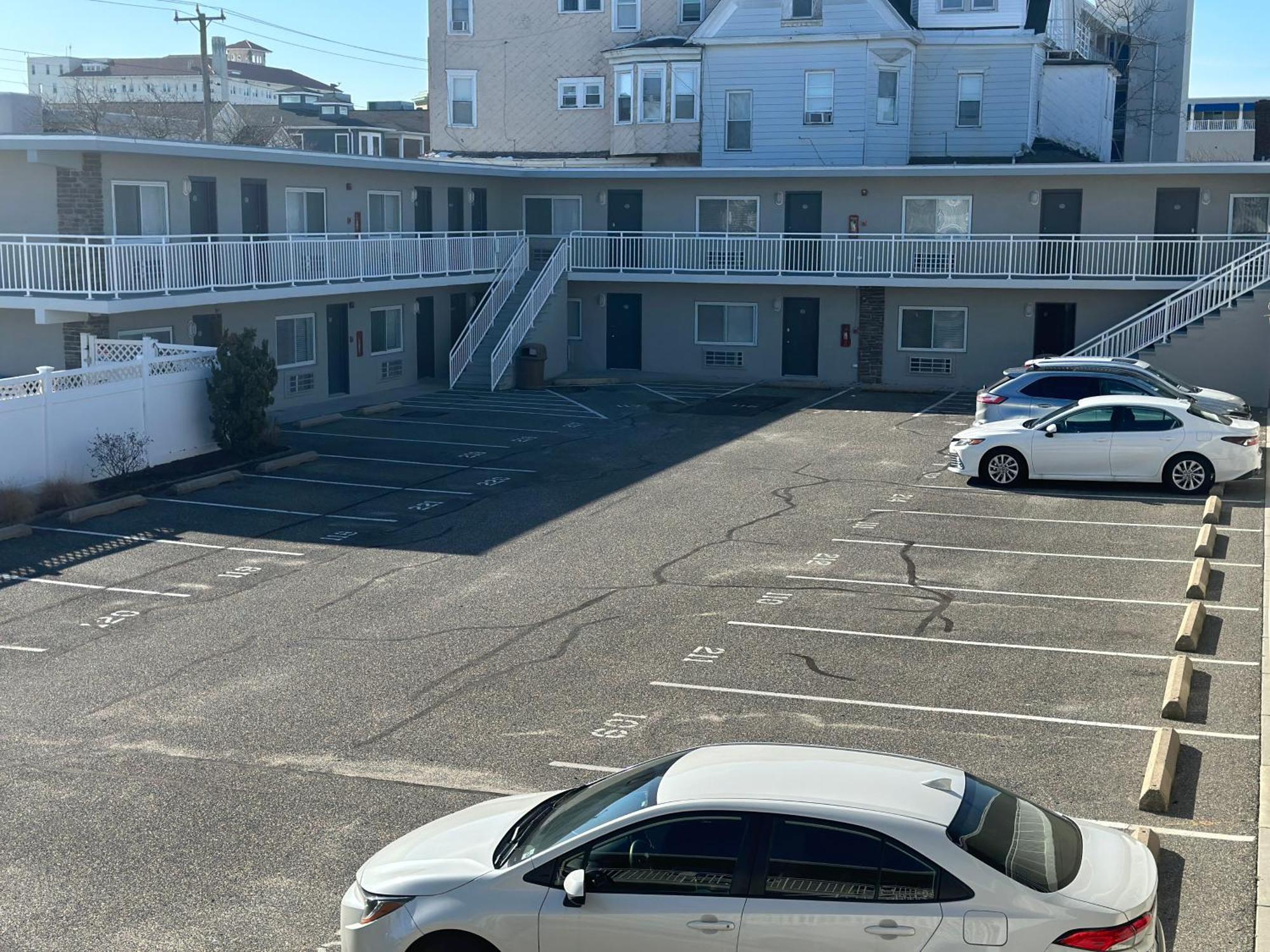 Beautiful Condo Sleeps 4- Only 2 Blocks From Beach Ocean City Kültér fotó